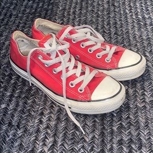 Red low top converse chucks